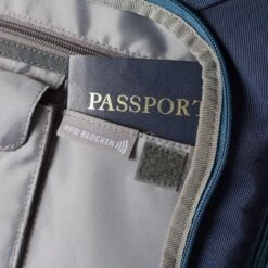 Eagle Creek Straight Up Business Brief Rfid 18 Eagle Creek Straight Up Business Brief Rfid -Travel Storage-Eagle Creek ec 60278125 6