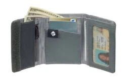 Eagle Creek Tri-Fold Wallet 5 Eagle Creek Tri-Fold Wallet -Travel Storage-Eagle Creek ec 60297129 1 open